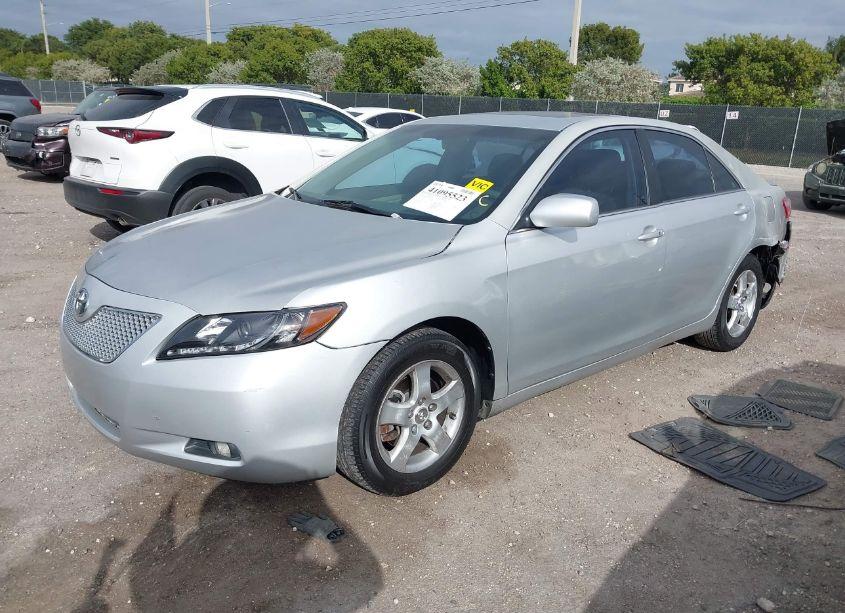 Photo 2 of 2009 Toyota Camry XLE V6 (VIN 4T1BK46KX9U595525)