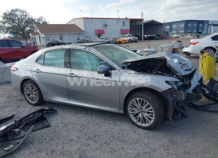 Photo 12 of 2018 Toyota Camry XLE V6 (VIN 4T1BZ1HK0JU010060)