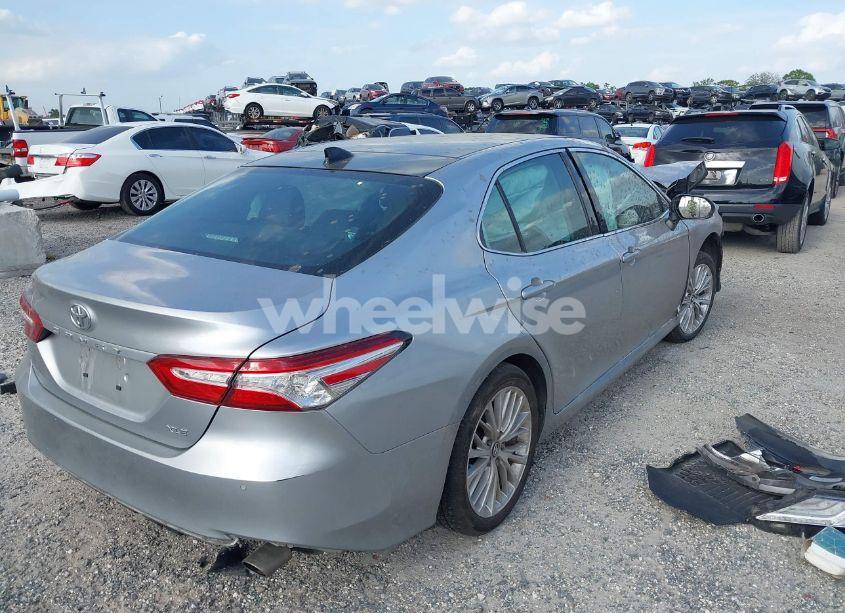 Photo 4 of 2018 Toyota Camry XLE V6 (VIN 4T1BZ1HK0JU010060)