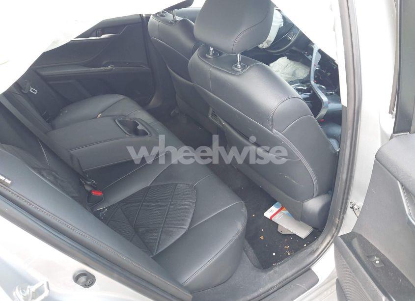 Photo 8 of 2018 Toyota Camry XLE V6 (VIN 4T1BZ1HK0JU010060)