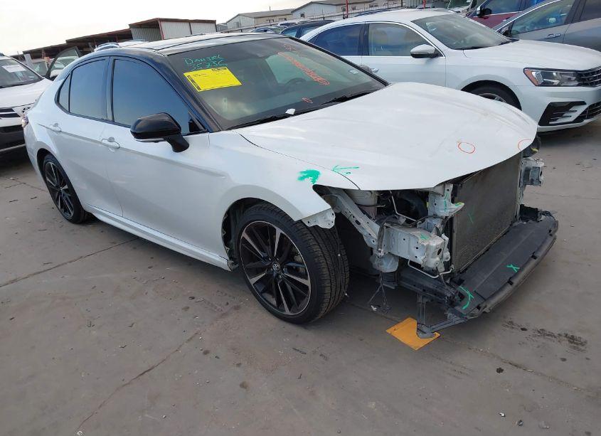 2018 Toyota Camry XSE V6 (VIN 4T1BZ1HK0JU021236) main photo