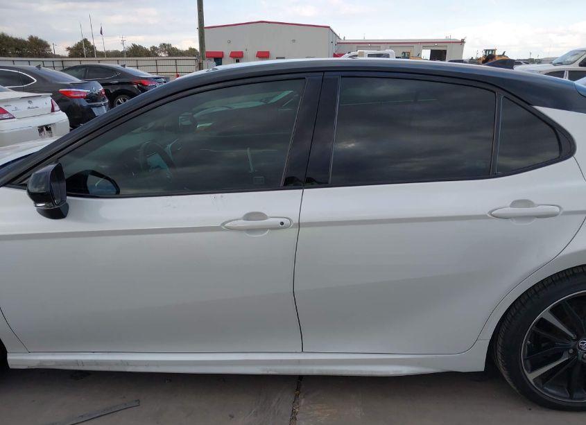 Photo 15 of 2018 Toyota Camry XSE V6 (VIN 4T1BZ1HK0JU021236)