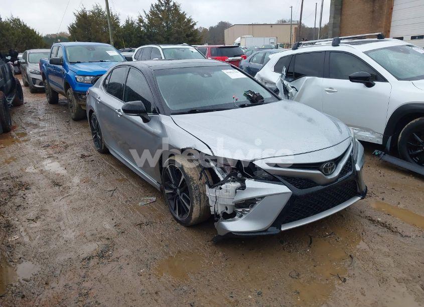 2019 Toyota Camry XSE V6 (VIN 4T1BZ1HK0KU032321) main photo