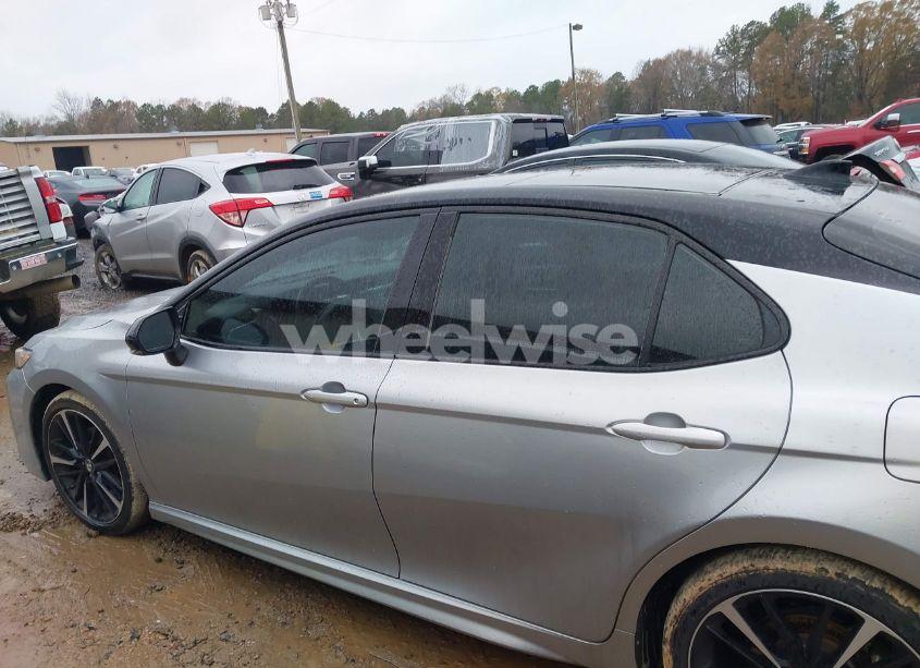 Photo 14 of 2019 Toyota Camry XSE V6 (VIN 4T1BZ1HK0KU032321)