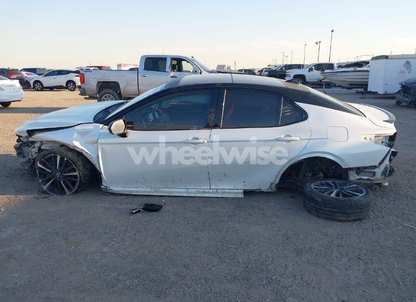 Photo 15 of 2018 Toyota Camry XSE V6 (VIN 4T1BZ1HK1JU011864)