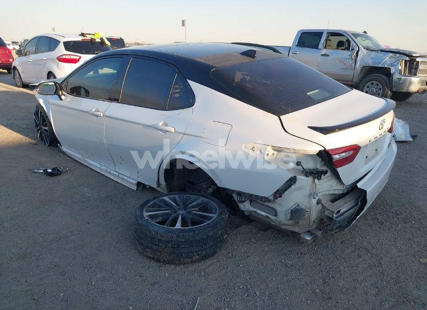 Photo 3 of 2018 Toyota Camry XSE V6 (VIN 4T1BZ1HK1JU011864)