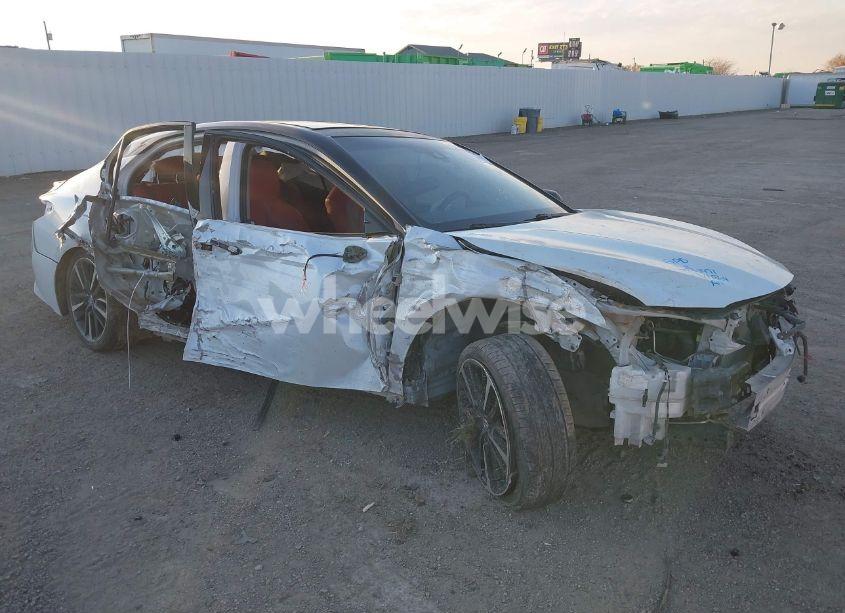 Photo 6 of 2018 Toyota Camry XSE V6 (VIN 4T1BZ1HK1JU011864)