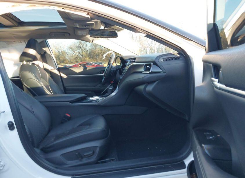 Photo 5 of 2019 Toyota Camry XSE V6 (VIN 4T1BZ1HK1KU027404)