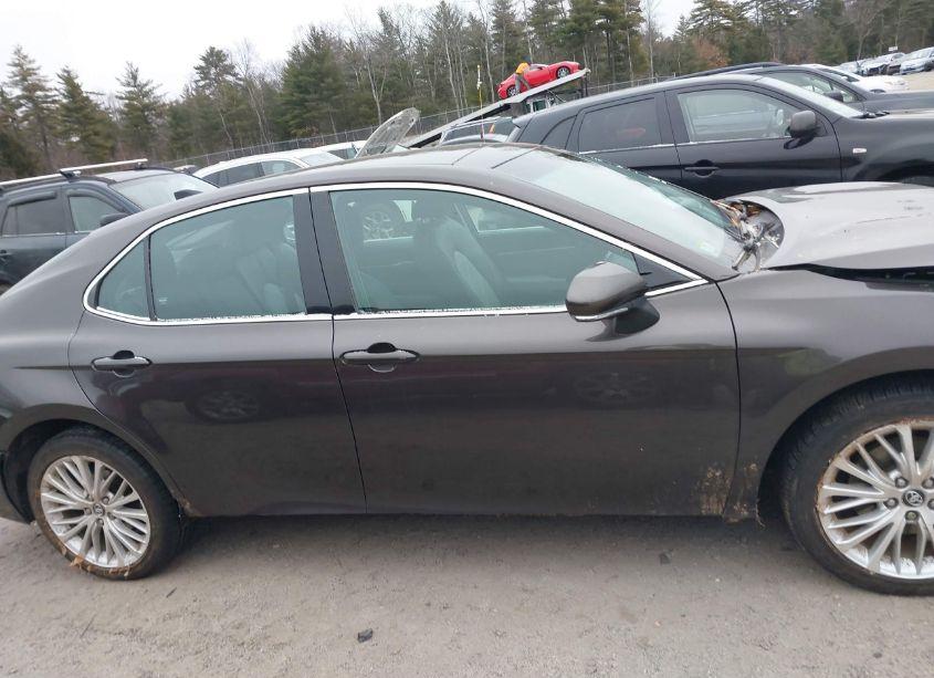 Photo 14 of 2018 Toyota Camry XLE V6 (VIN 4T1BZ1HK2JU004969)