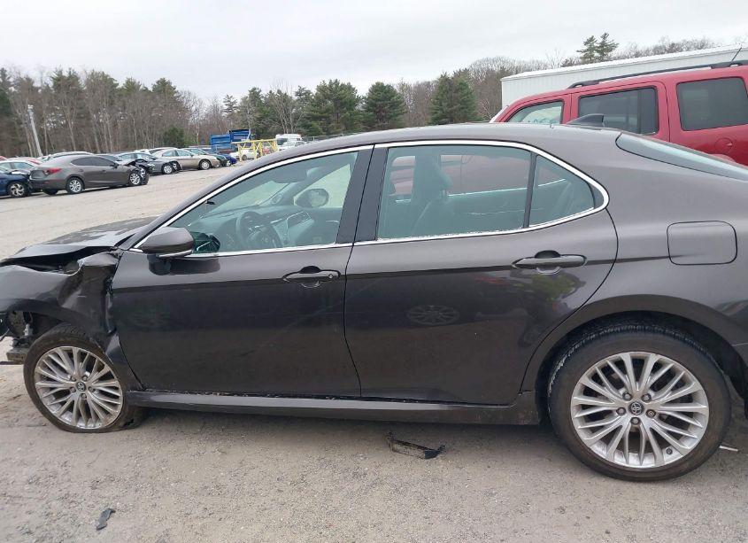 Photo 15 of 2018 Toyota Camry XLE V6 (VIN 4T1BZ1HK2JU004969)