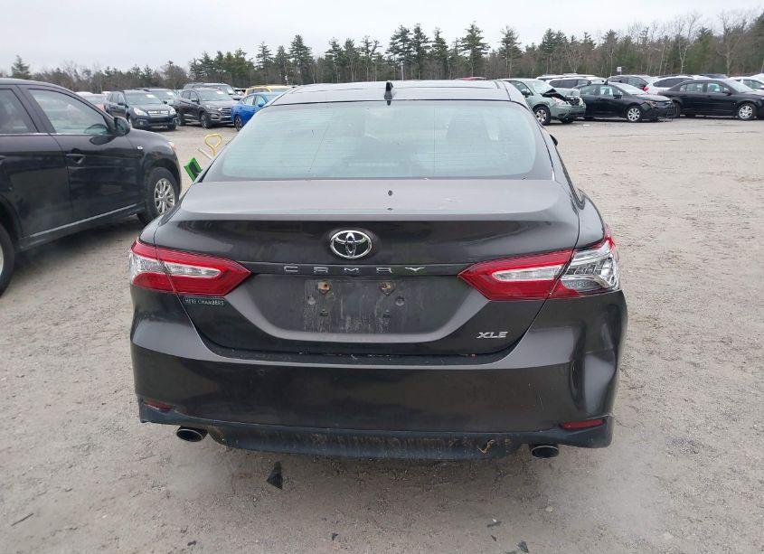 Photo 17 of 2018 Toyota Camry XLE V6 (VIN 4T1BZ1HK2JU004969)
