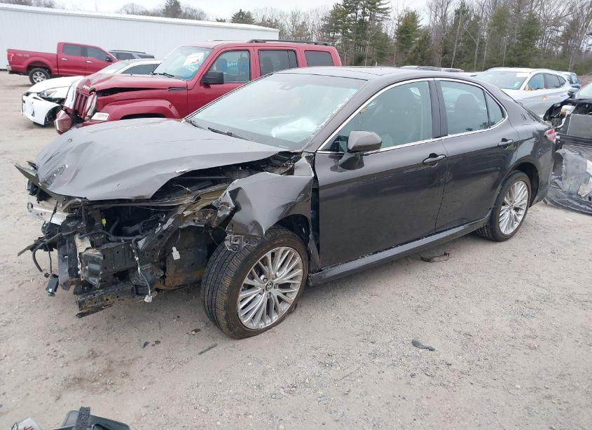 Photo 2 of 2018 Toyota Camry XLE V6 (VIN 4T1BZ1HK2JU004969)