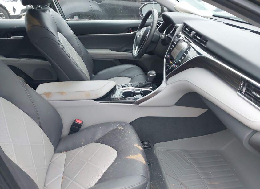 Photo 5 of 2018 Toyota Camry XLE V6 (VIN 4T1BZ1HK2JU004969)