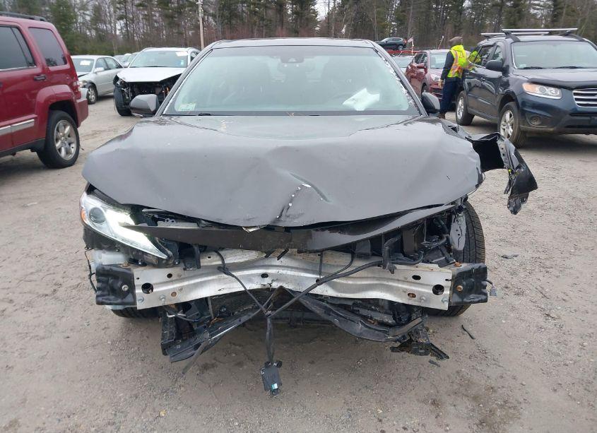 Photo 6 of 2018 Toyota Camry XLE V6 (VIN 4T1BZ1HK2JU004969)