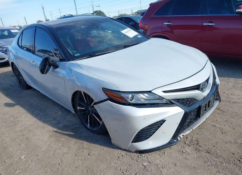 2018 Toyota Camry XSE V6 (VIN 4T1BZ1HK2JU011050) main photo