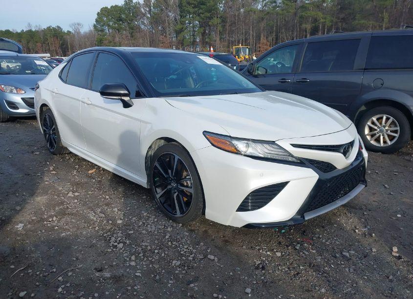 2018 Toyota Camry XSE V6 (VIN 4T1BZ1HK3JU021439) main photo