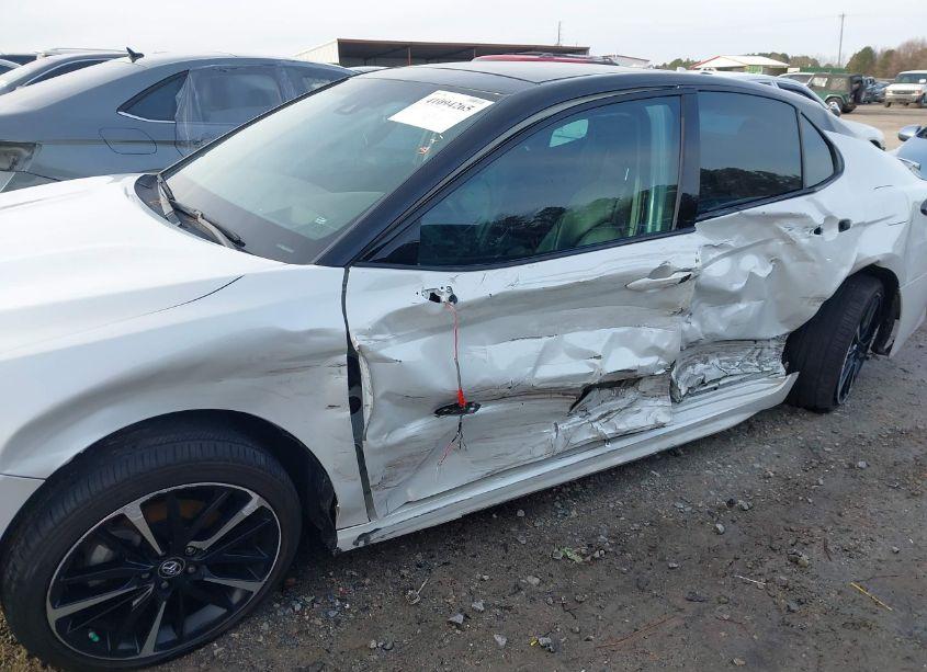 Photo 6 of 2018 Toyota Camry XSE V6 (VIN 4T1BZ1HK3JU021439)