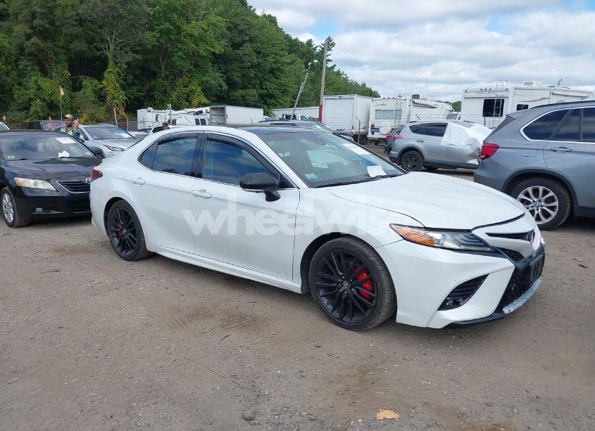 2018 Toyota Camry XSE V6 (VIN 4T1BZ1HK4JU001863) main photo