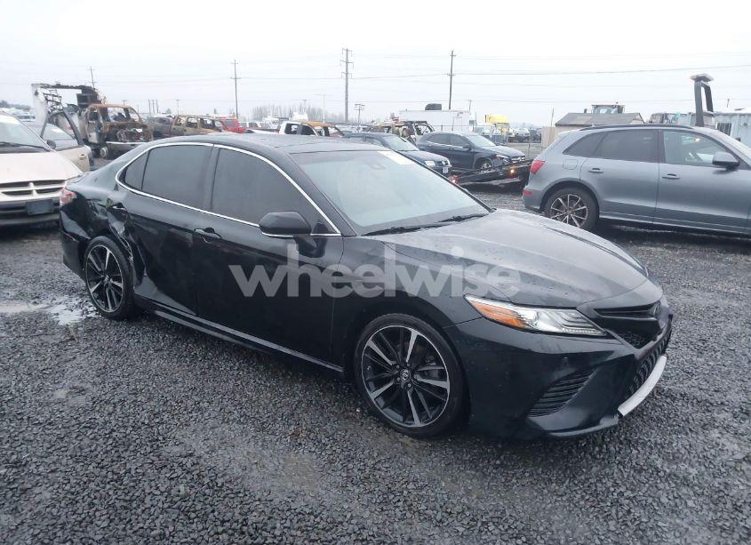 2018 Toyota Camry XSE V6 (VIN 4T1BZ1HK4JU019604) main photo