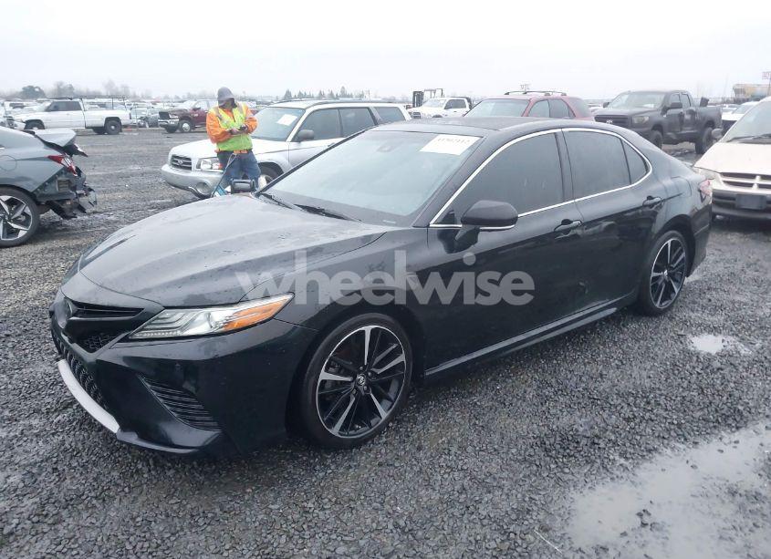 Photo 2 of 2018 Toyota Camry XSE V6 (VIN 4T1BZ1HK4JU019604)