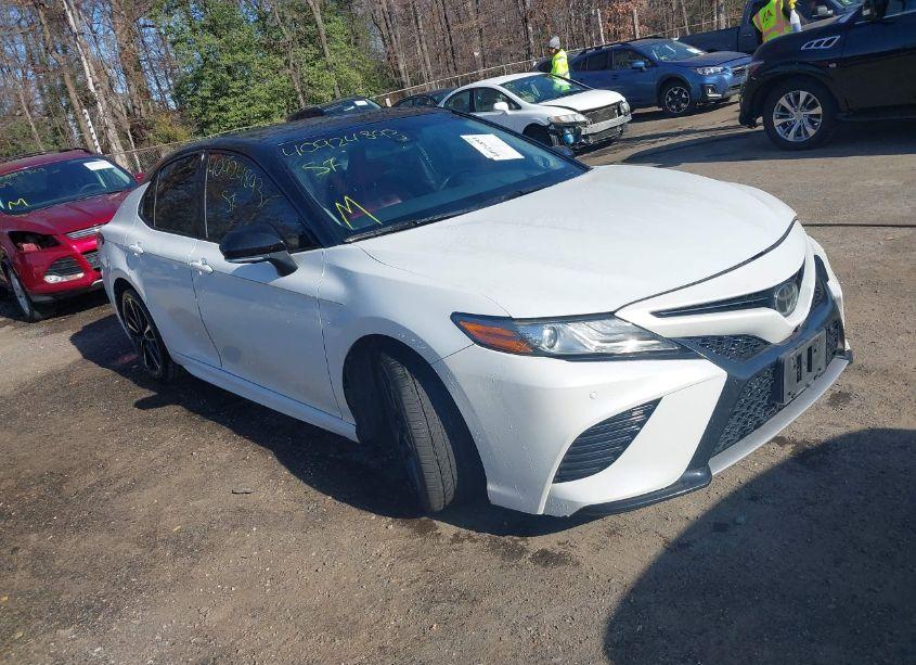 2018 Toyota Camry XSE V6 (VIN 4T1BZ1HK5JU019532) main photo