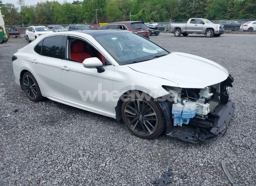 2019 Toyota Camry XSE V6 (VIN 4T1BZ1HK5KU027695) main photo