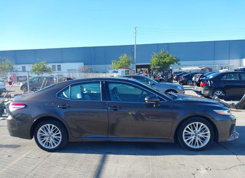 Photo 13 of 2018 Toyota Camry XLE V6 (VIN 4T1BZ1HK7JU502794)