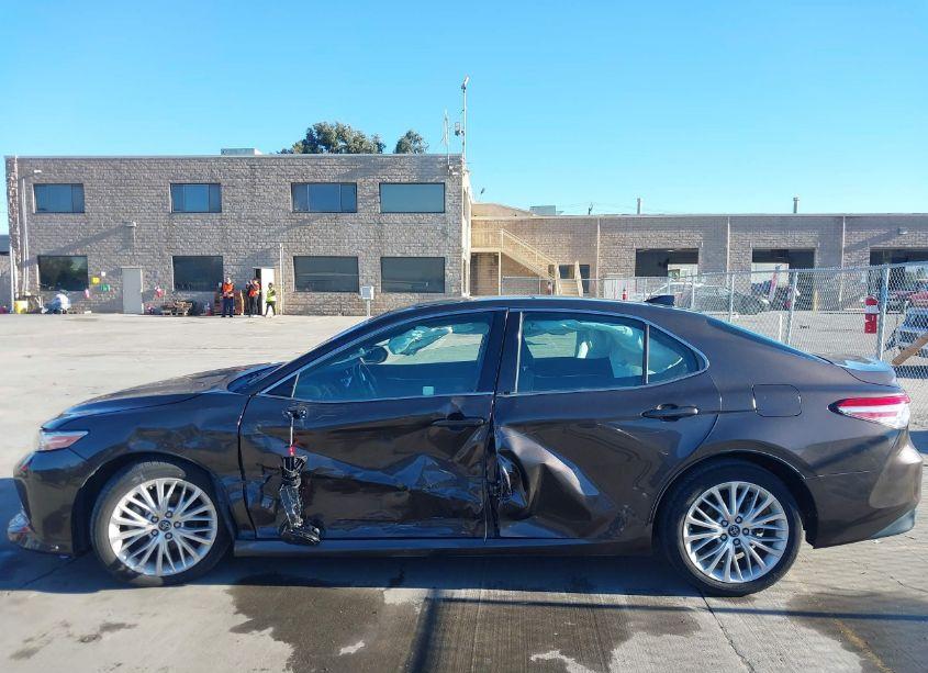 Photo 14 of 2018 Toyota Camry XLE V6 (VIN 4T1BZ1HK7JU502794)