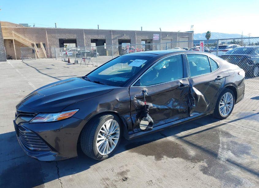 Photo 2 of 2018 Toyota Camry XLE V6 (VIN 4T1BZ1HK7JU502794)