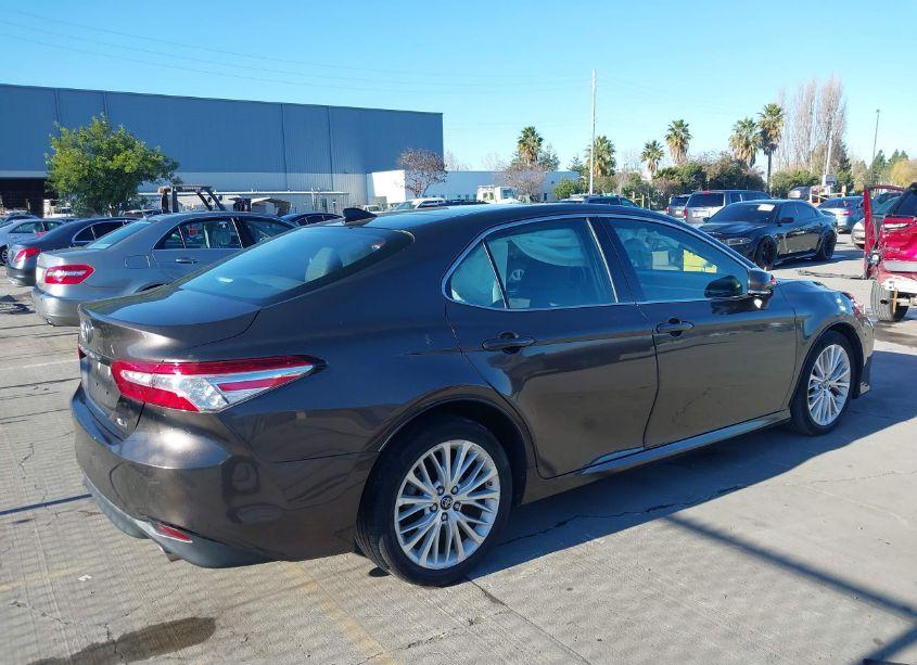 Photo 4 of 2018 Toyota Camry XLE V6 (VIN 4T1BZ1HK7JU502794)