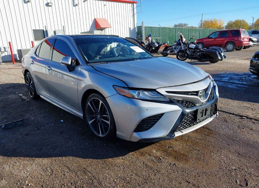 2019 Toyota Camry XSE V6 (VIN 4T1BZ1HK8KU023768) main photo