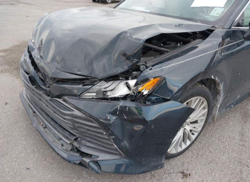 Photo 6 of 2019 Toyota Camry XLE V6 (VIN 4T1BZ1HK8KU026654)