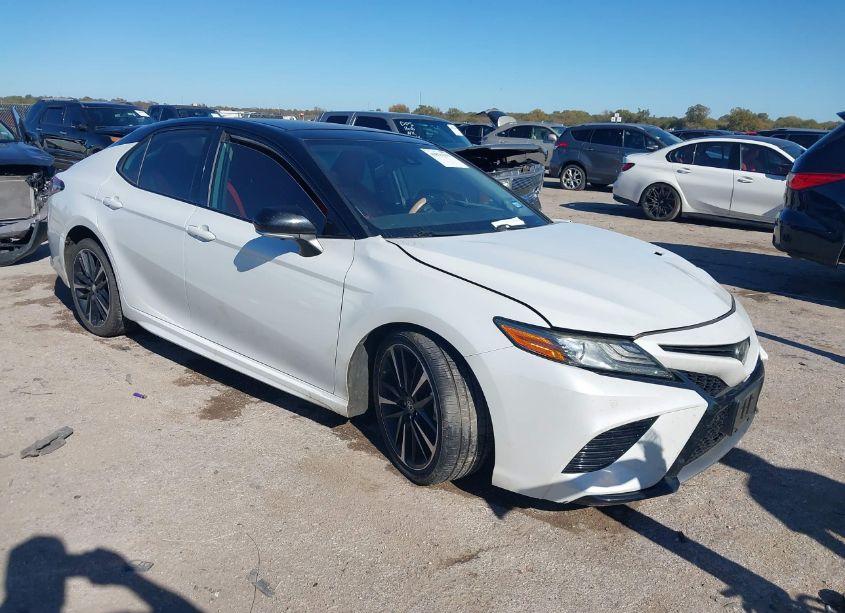 2019 Toyota Camry XSE V6 (VIN 4T1BZ1HK8KU028789) main photo