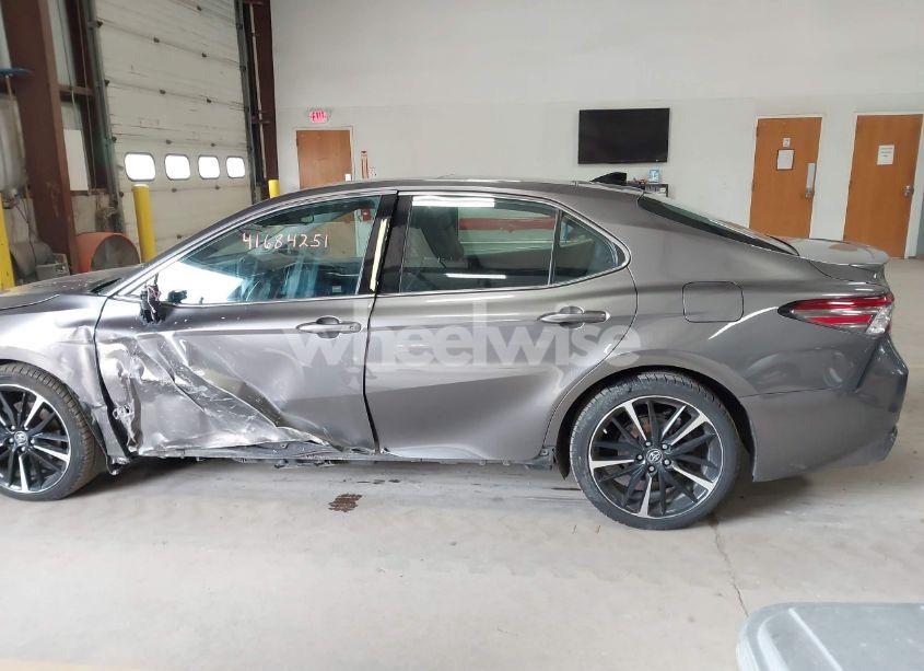 Photo 14 of 2018 Toyota Camry XSE V6 (VIN 4T1BZ1HK9JU001342)