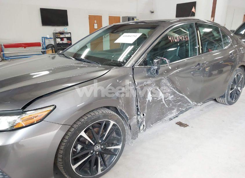 Photo 6 of 2018 Toyota Camry XSE V6 (VIN 4T1BZ1HK9JU001342)