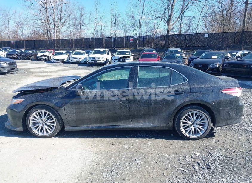 Photo 14 of 2018 Toyota Camry XSE/XLE (VIN 4T1BZ1HK9JU011479)