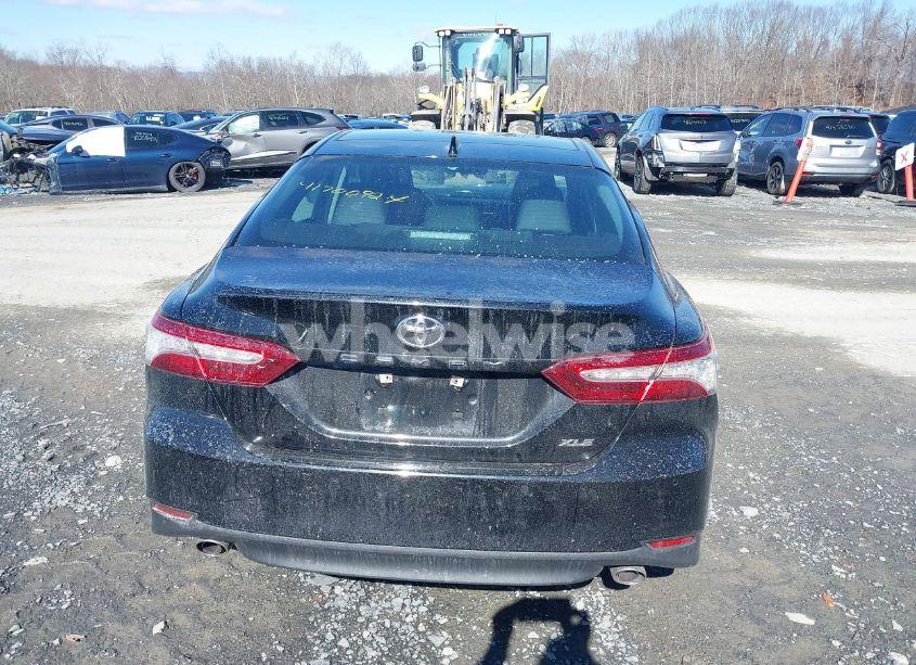 Photo 16 of 2018 Toyota Camry XSE/XLE (VIN 4T1BZ1HK9JU011479)