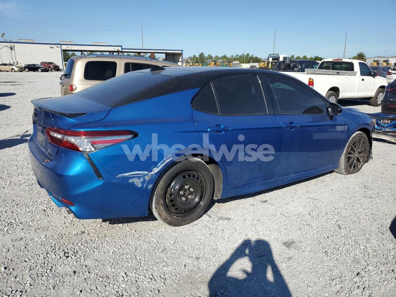 Photo 3 of 2018 TOYOTA CAMRY XSE (VIN 4T1BZ1HK9JU017797)