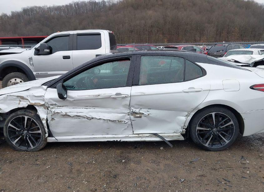 Photo 14 of 2018 Toyota Camry XSE V6 (VIN 4T1BZ1HKXJU012348)