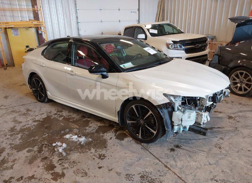 2019 Toyota Camry XSE V6 (VIN 4T1BZ1HKXKU029023) main photo