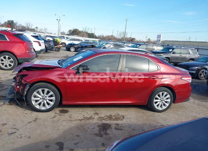 Photo 15 of 2020 Toyota Camry LE (VIN 4T1C11AK0LU344825)