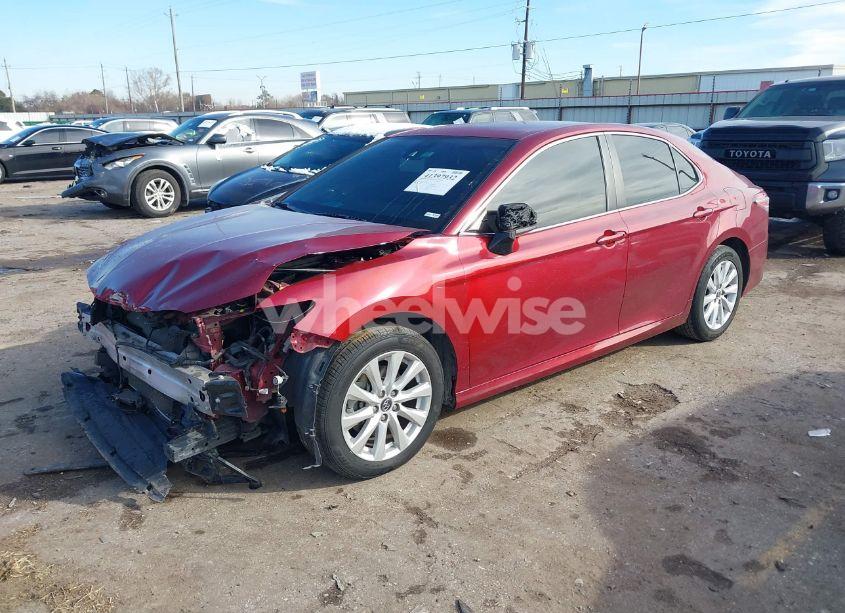 Photo 2 of 2020 Toyota Camry LE (VIN 4T1C11AK0LU344825)