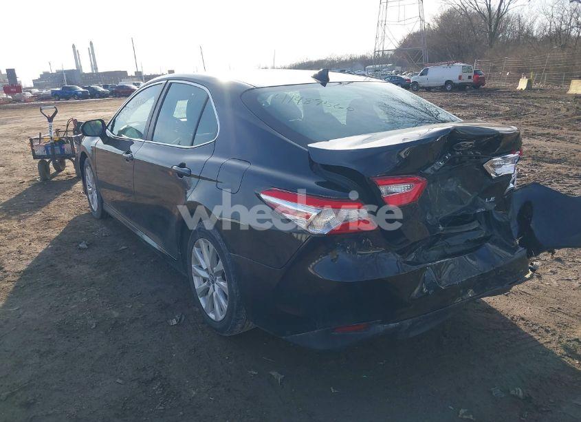 Photo 3 of 2020 Toyota Camry LE (VIN 4T1C11AK0LU353816)