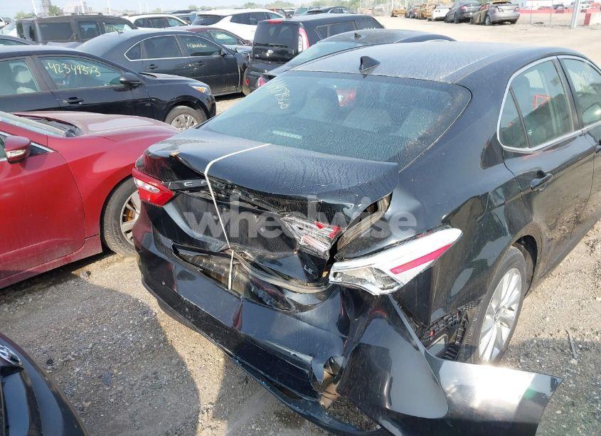 Photo 6 of 2020 Toyota Camry LE (VIN 4T1C11AK0LU353816)