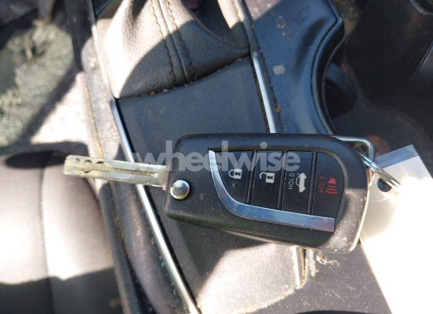 Photo 11 of 2020 Toyota Camry LE (VIN 4T1C11AK0LU357574)