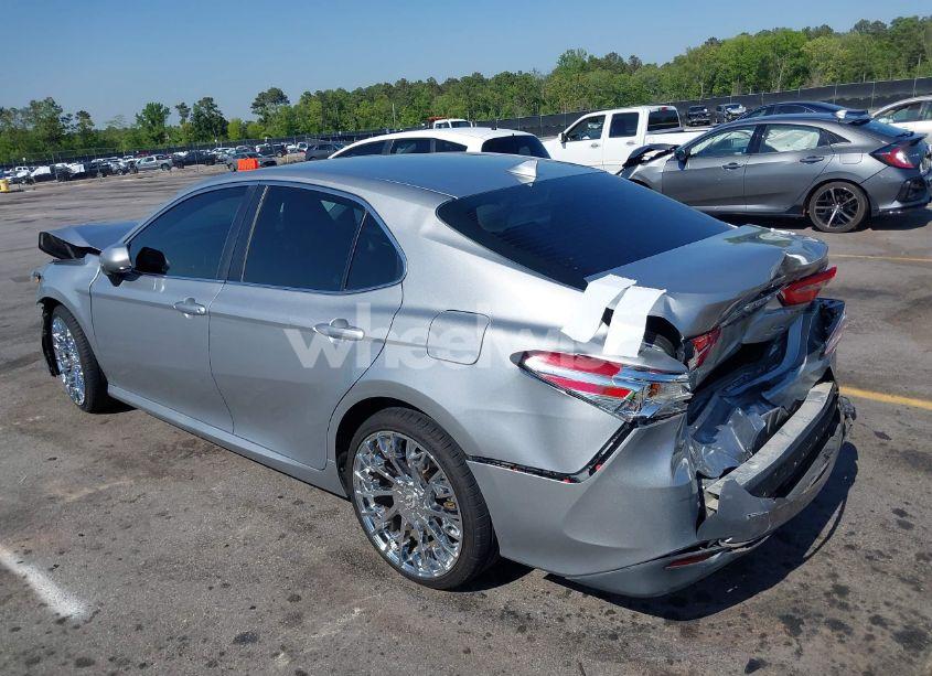 Photo 3 of 2020 Toyota Camry LE (VIN 4T1C11AK0LU357574)
