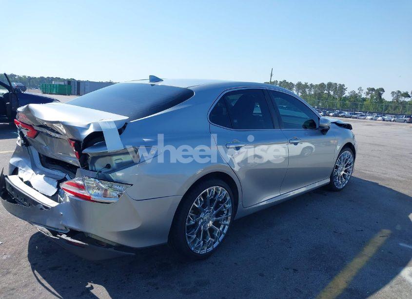 Photo 4 of 2020 Toyota Camry LE (VIN 4T1C11AK0LU357574)