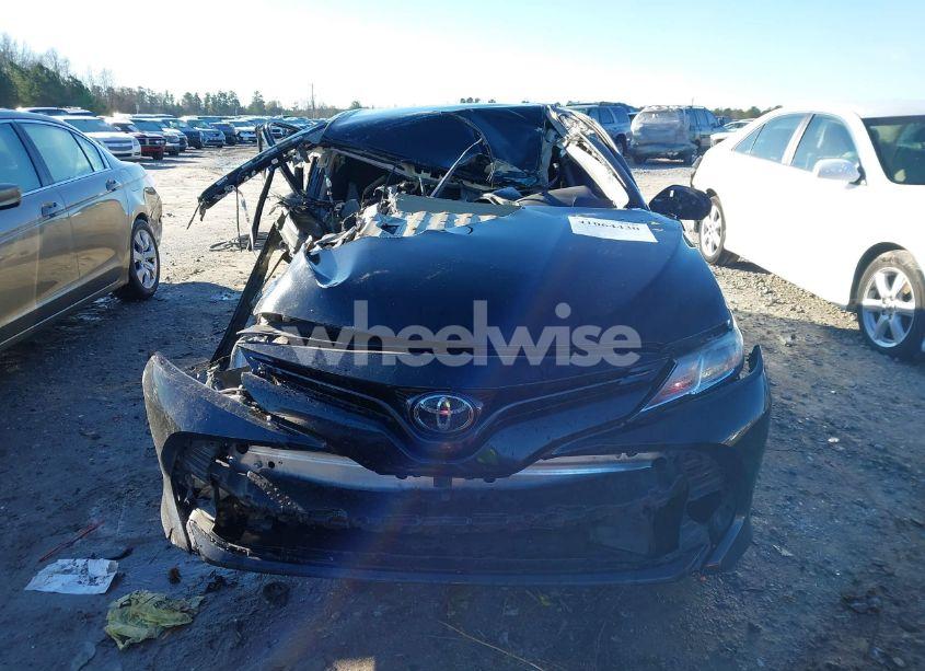 Photo 13 of 2020 Toyota Camry LE (VIN 4T1C11AK0LU956538)