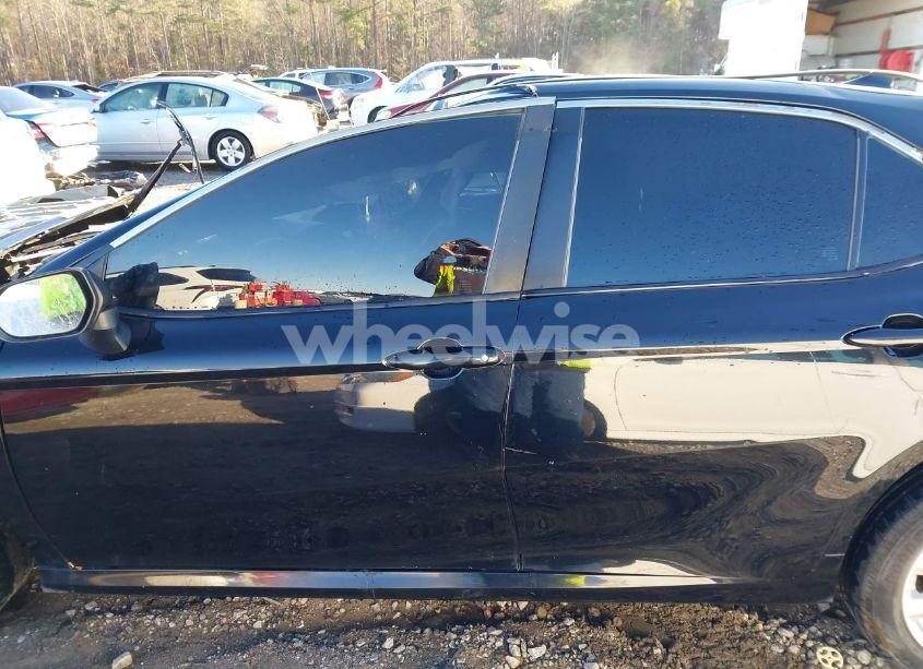 Photo 15 of 2020 Toyota Camry LE (VIN 4T1C11AK0LU956538)