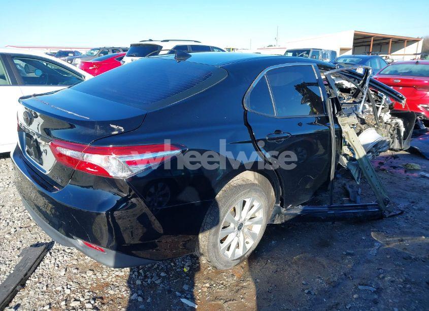 Photo 4 of 2020 Toyota Camry LE (VIN 4T1C11AK0LU956538)